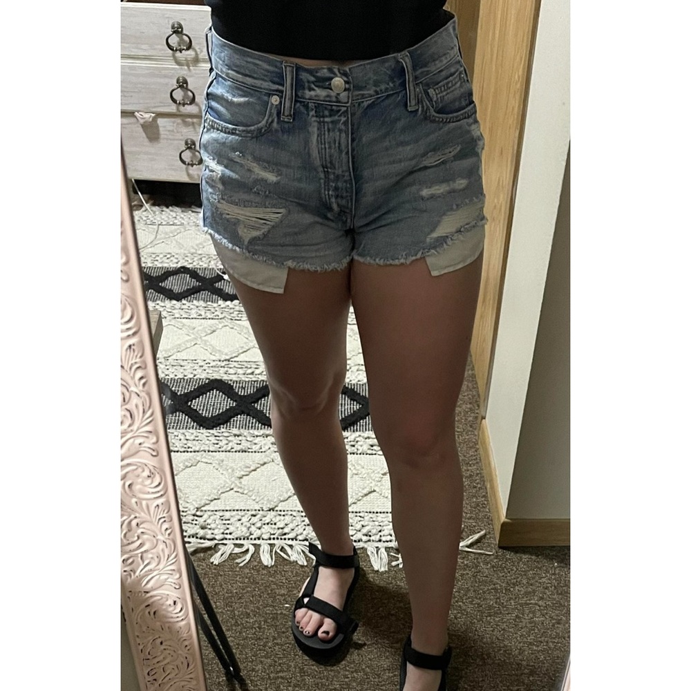 🌿SOLD🌿 American Eagle Light Wash Jean Shorts